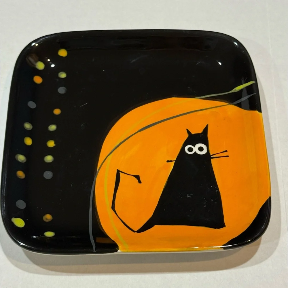 Sur La Table - Set of 4 - Halloween Plates